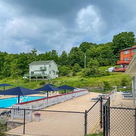 Premier Cozy Cabin - Free Amenities & Comm Indoor Pools Бушкил Екстериор снимка