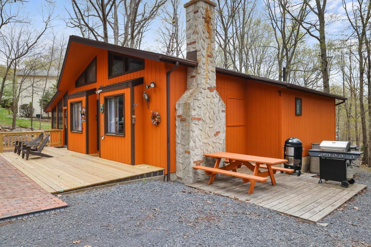 Premier Cozy Cabin - Free Amenities & Comm Indoor Pools Бушкил Екстериор снимка
