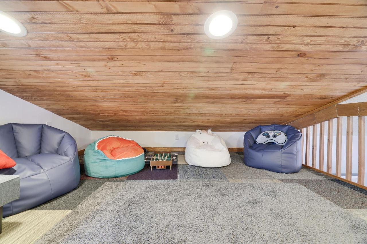 Premier Cozy Cabin - Free Amenities & Comm Indoor Pools Бушкил Екстериор снимка
