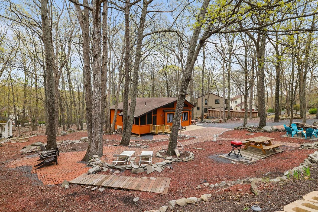 Premier Cozy Cabin - Free Amenities & Comm Indoor Pools Бушкил Екстериор снимка